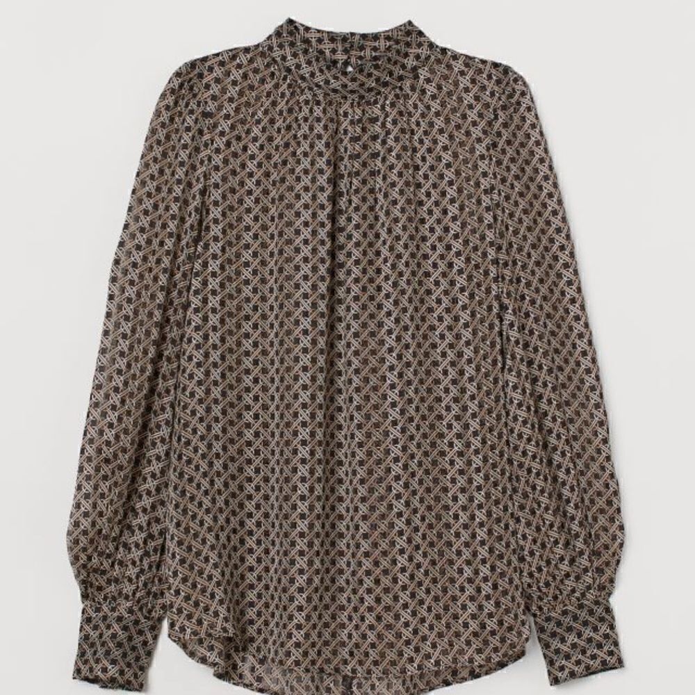 H&M semi sheer blouse NWOT - Picture 1 of 9